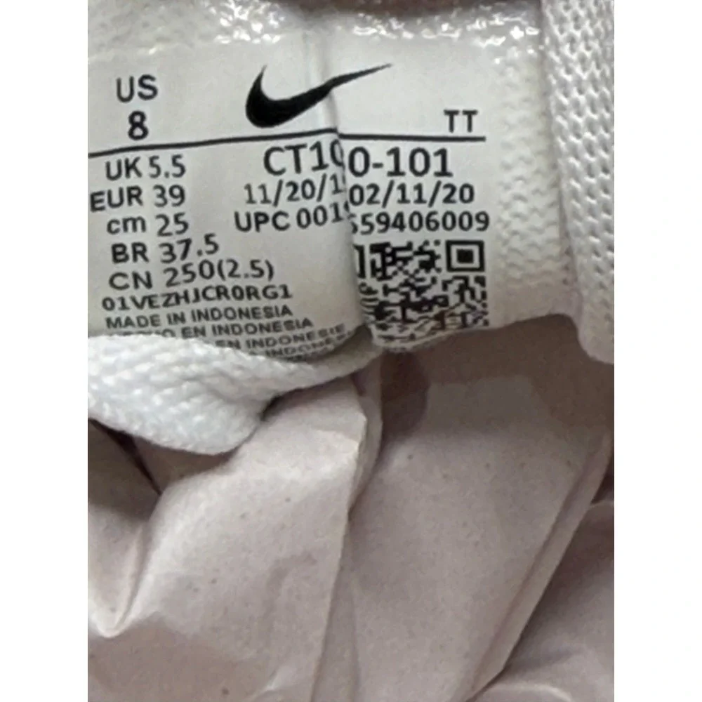 Nike Women’s Air Max 90 Sneakers in White and Peach - Picture 8 of 9
